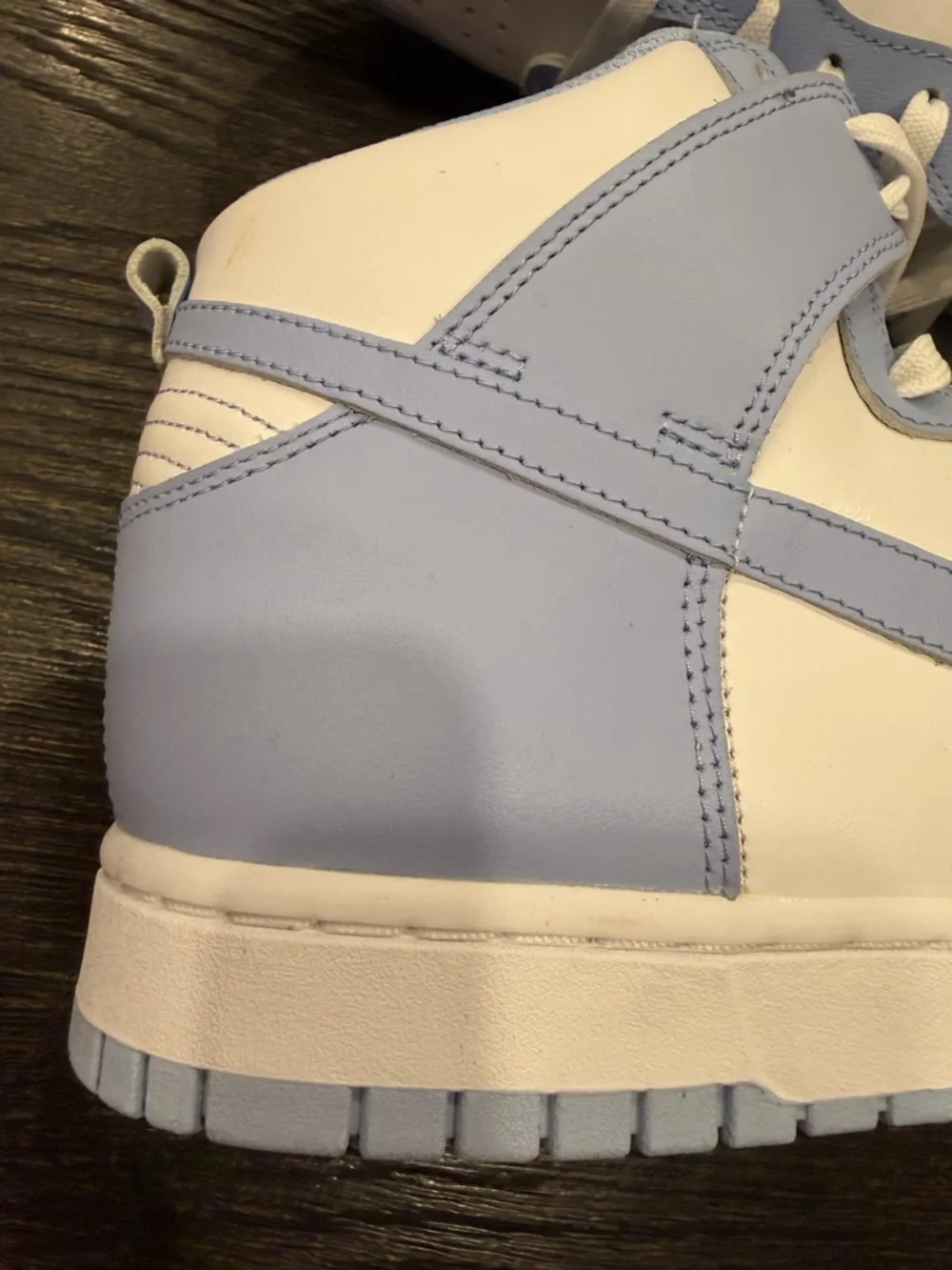 Nike Dunk High Athletic Basketball Shoe Women’s size 11 white blue
